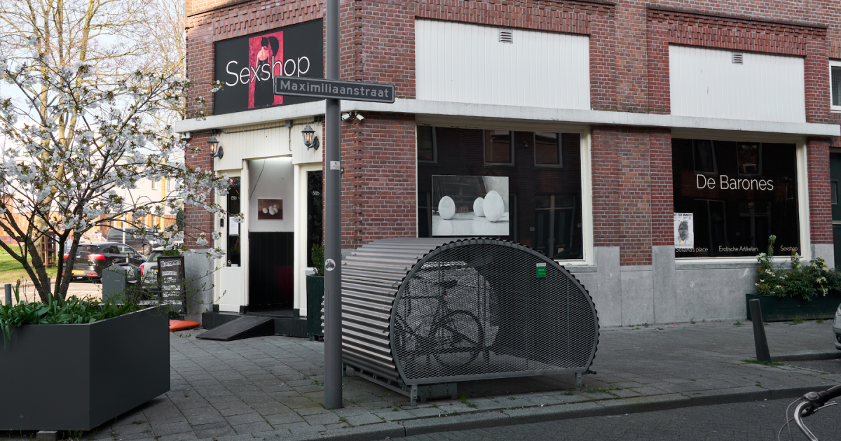 Max JP Postman Sexshop Philip Graysc4
