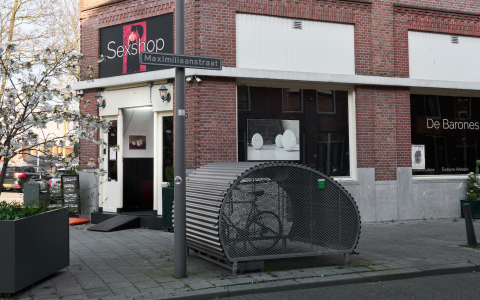 Max JP Postman Sexshop Philip Graysc4