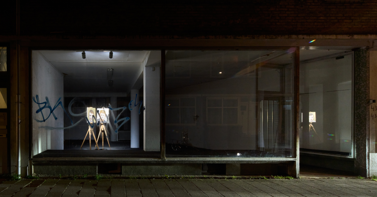 Empty shop Graysc