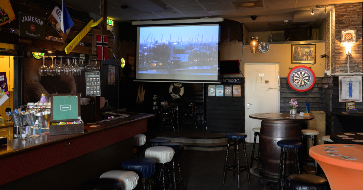 Cafe The Buccaneer2